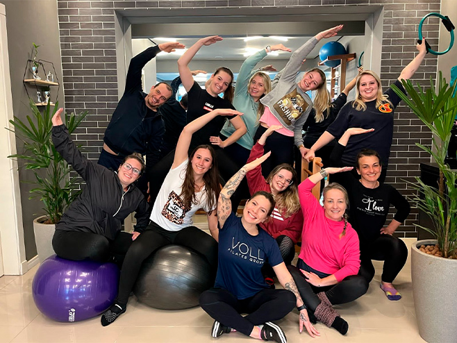 Participantes da formação presencial em Pilates reunidos em sala